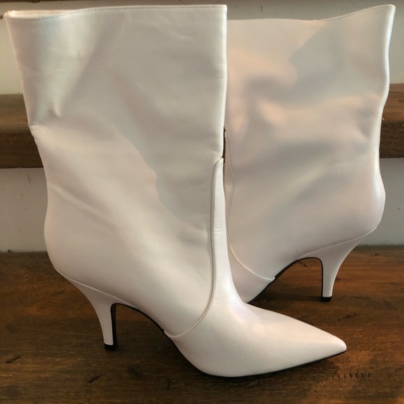 Kendall & Kylie… white pointed boots NWOT - Picture 9 of 16